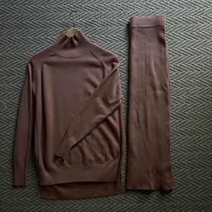 Pink Ribbed Sweater Skirt Set